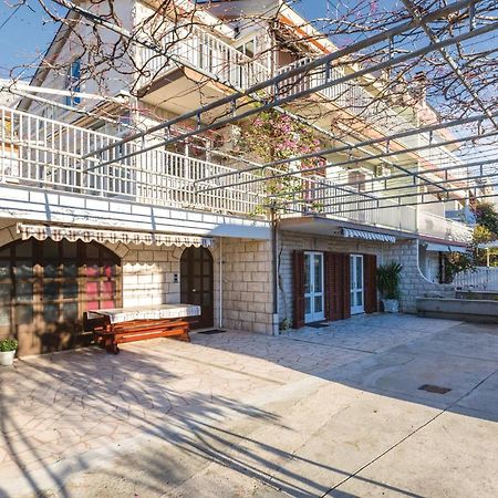 3 Bedroom Amazing Apartment In Makarska Dış mekan fotoğraf
