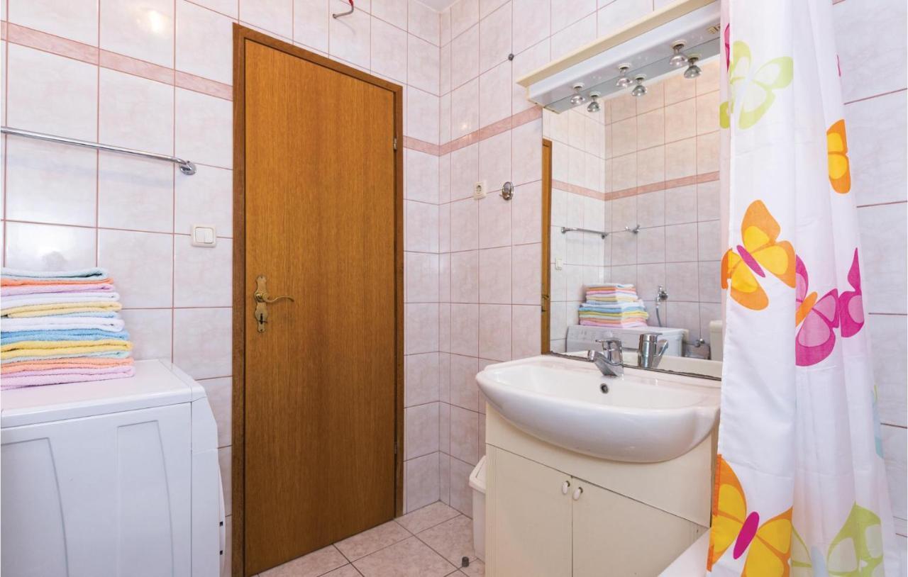 3 Bedroom Amazing Apartment In Makarska Dış mekan fotoğraf