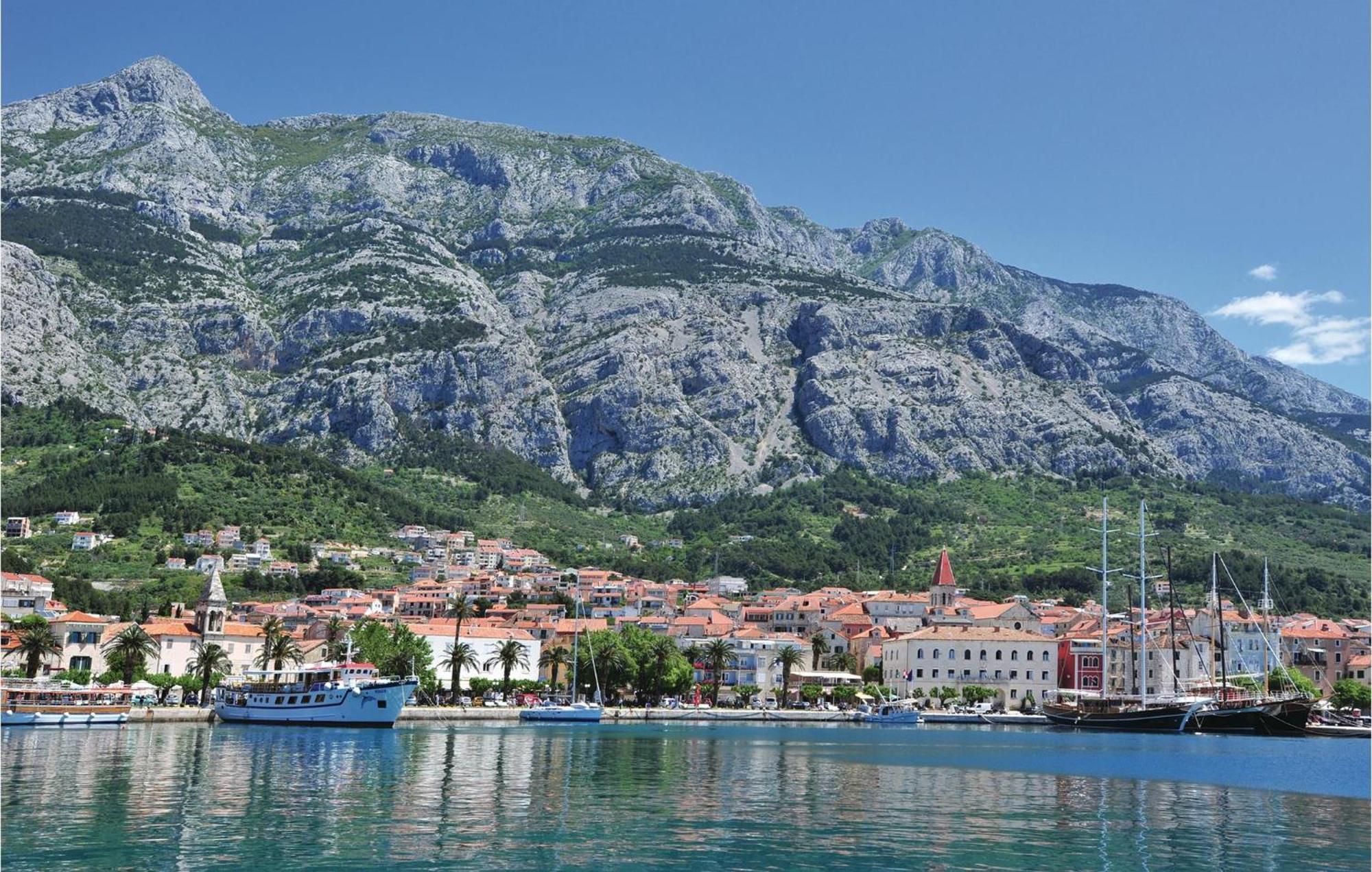 3 Bedroom Amazing Apartment In Makarska Dış mekan fotoğraf